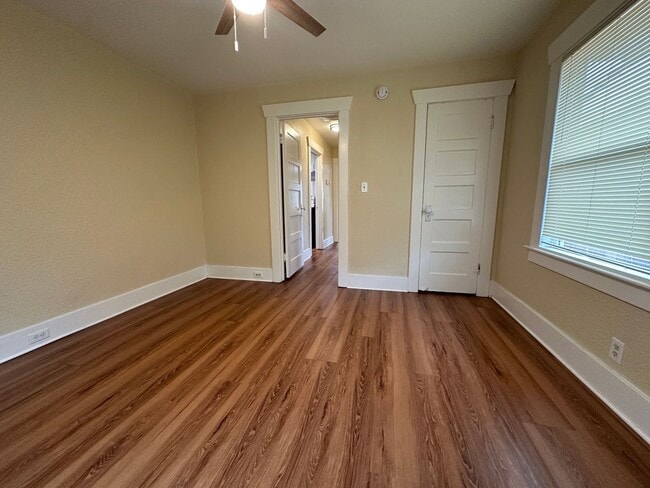 Building Photo - 210 Las Flores Ave