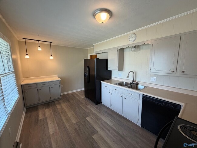 Building Photo - 900 Barclift St NW