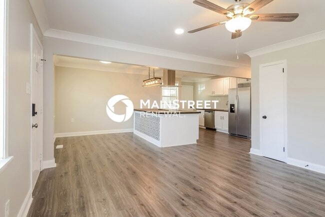 Building Photo - 4 Bedroom Pet-Friendly Home in HUEYTOWN, AL with Main Street Renewal