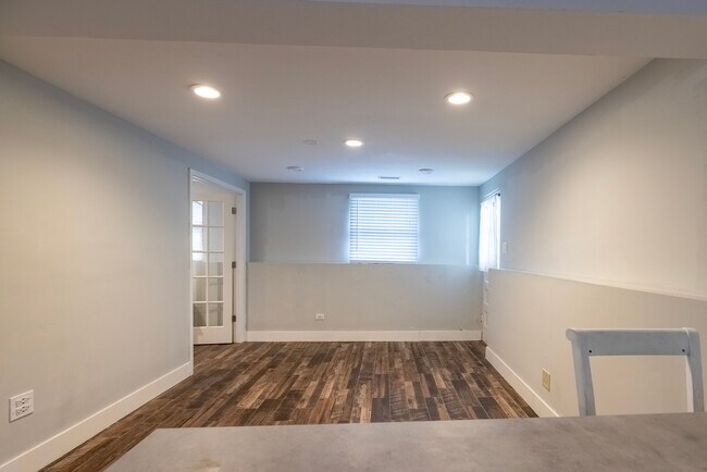 Building Photo - 3922 N Cass Ave
