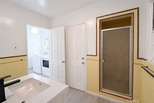 Building Photo - 18 Woodland Ln