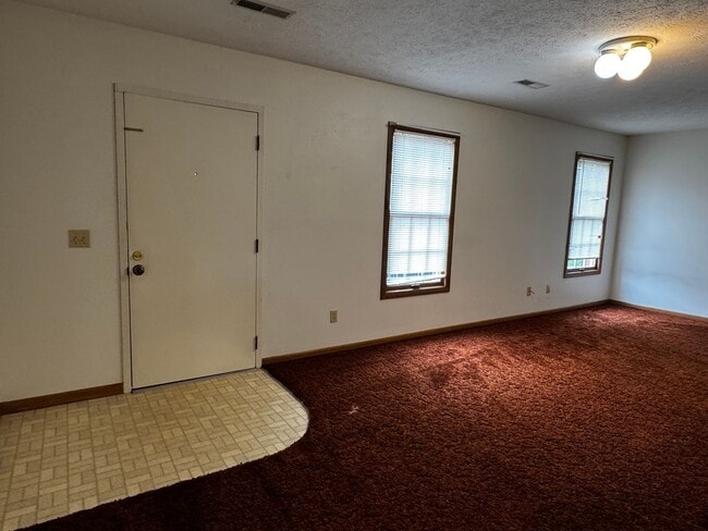 Building Photo - Two bedroom apartment