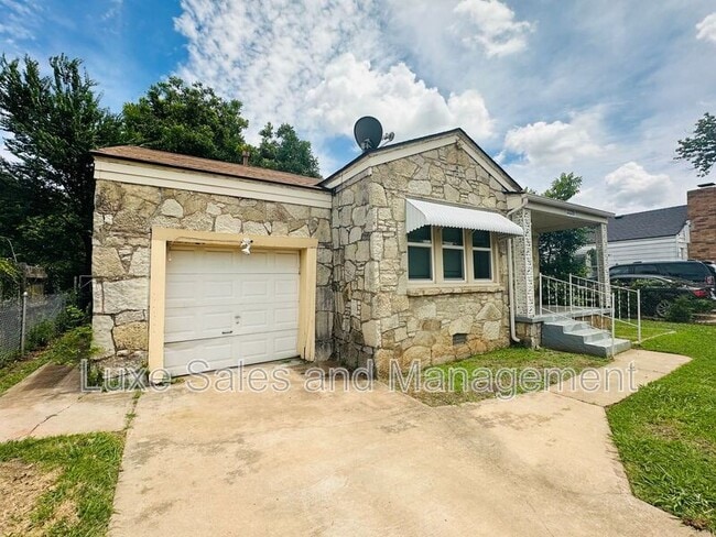 Building Photo - 3228 S Clegern St