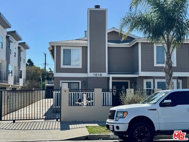 Building Photo - 1616 W 206th St