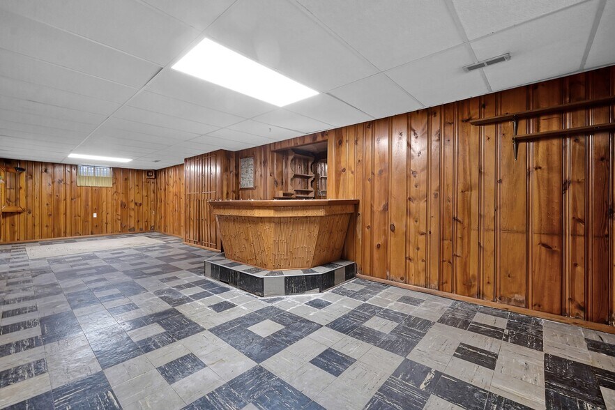 Building Photo - 995 Wiltshire Rd