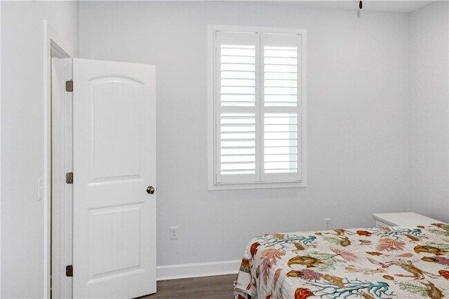 Building Photo - 905 Wayne St