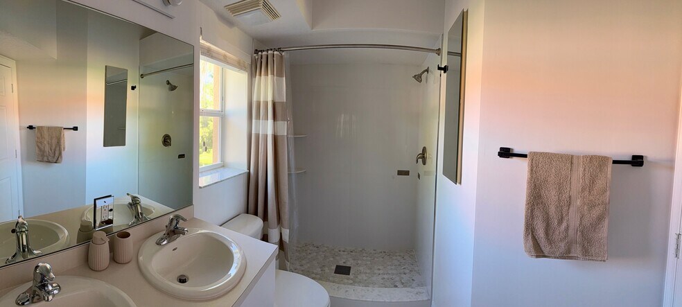 Building Photo - 26700 Rosewood Pointe Dr