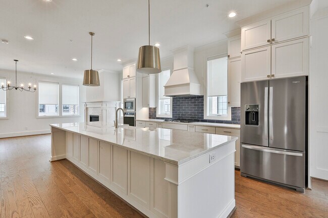 Building Photo - 10 Newnan Views Cir