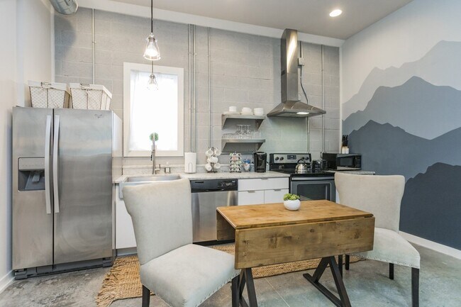 Building Photo - 1064B 2nd Ave S