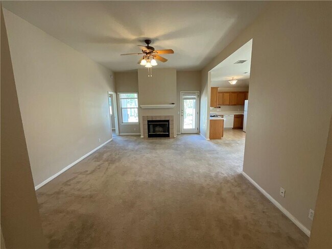 Building Photo - 202 Dana Dr