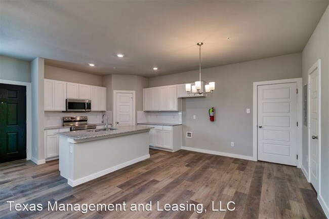 Building Photo - 735 Harvest Moon Dr