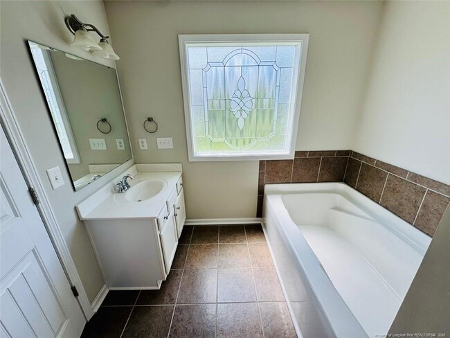 Building Photo - 843 Screech Owl Dr