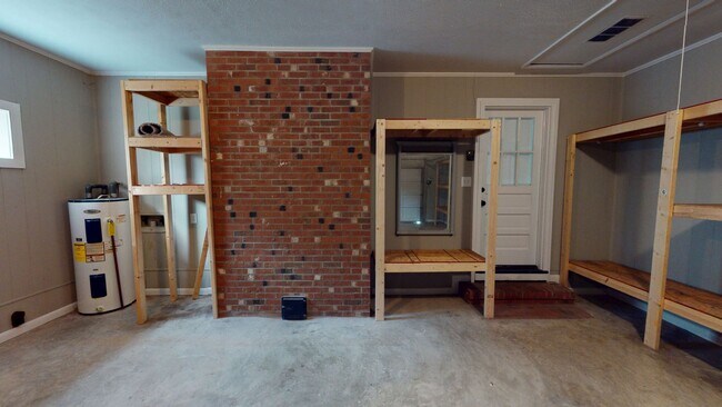 Building Photo - Remodeled 3 Bedroom Ranch with Fenced Backyard in Convenient Location