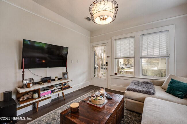 Building Photo - 2805 Park St