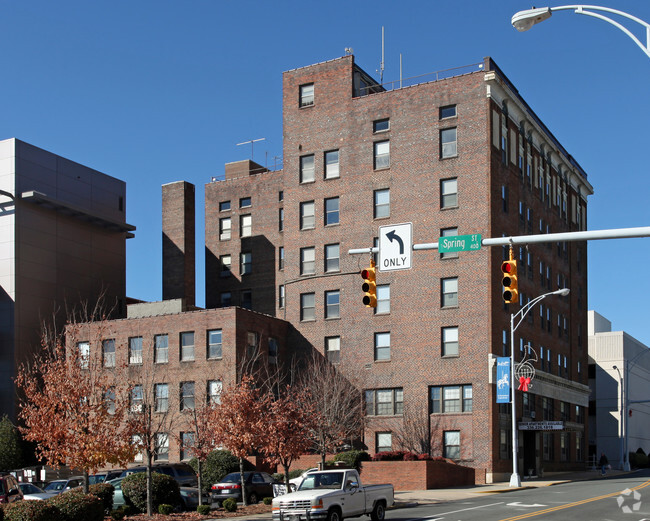 Building Photo - Alamance Plaza