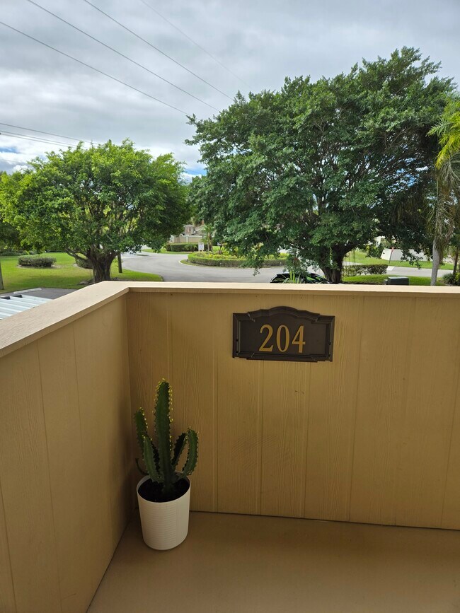 Building Photo - 3071 SE Aster Ln