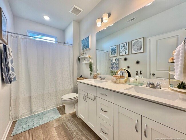 Building Photo - 67 Beacon Hl Rd