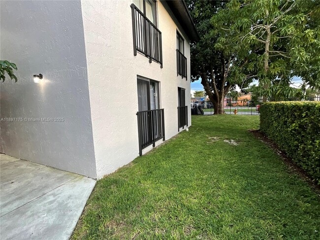 Building Photo - 13045 SW 68th St