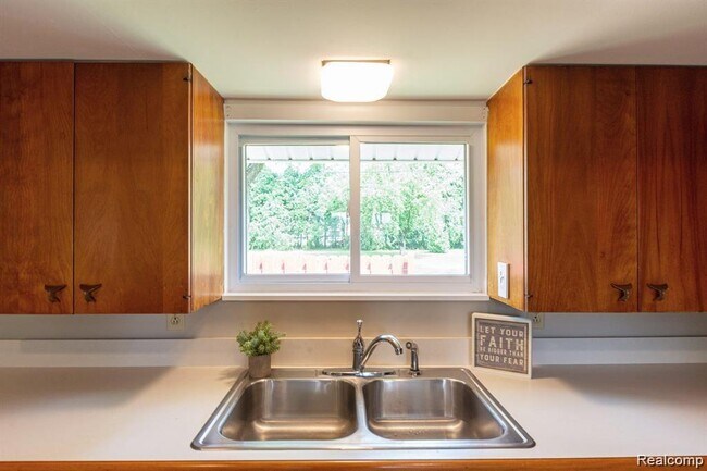 Building Photo - 2754 Candlewick Dr