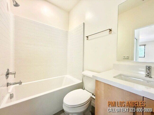 Building Photo - 10706 Octave Ln