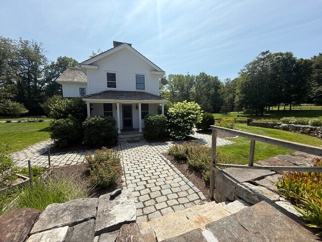 Building Photo - 28 Dugway Rd