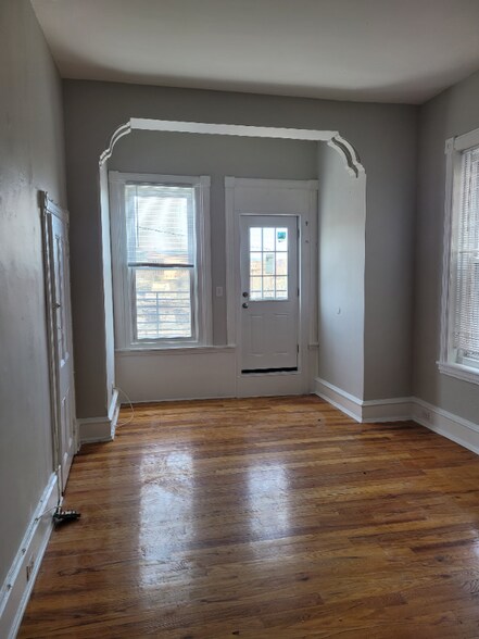 Building Photo - 637 N 32nd St