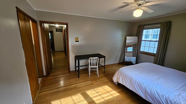 Building Photo - 509 S Swain Ave