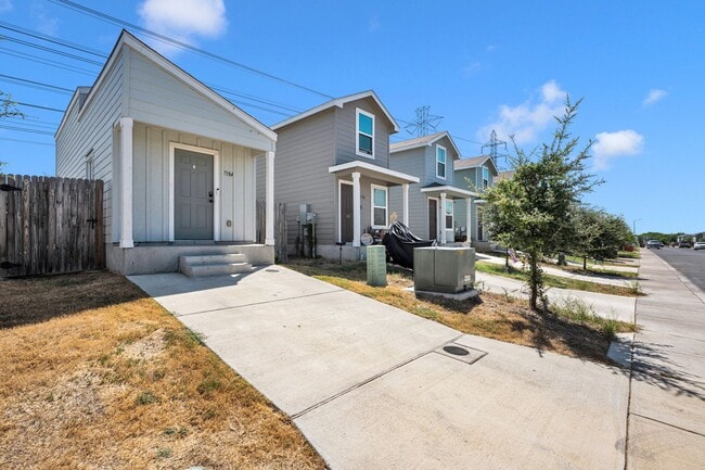 Building Photo - 7184 Elm Cv