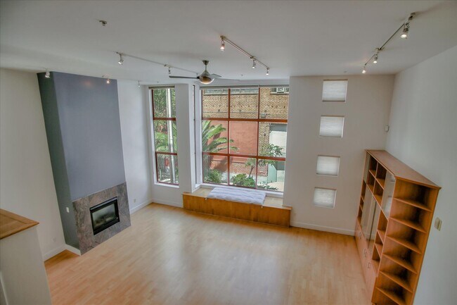 Building Photo - 1025 Minna St