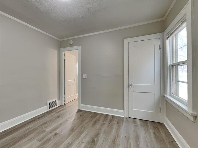 Building Photo - 3223 N Aldrich Ave