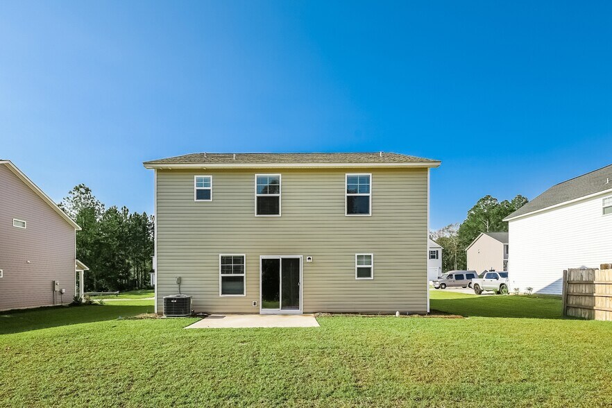 Building Photo - 119 Woodcote Dr