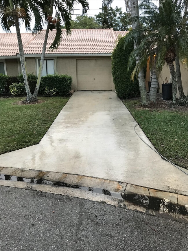 Building Photo - 9926 Watermill Cir