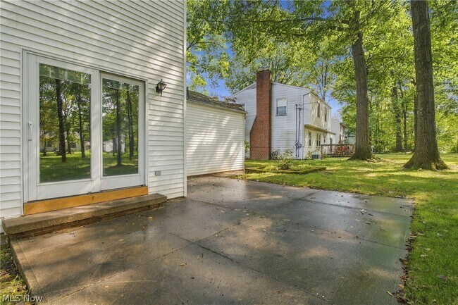 Building Photo - 6832 Green Ridge Ave