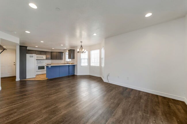 Building Photo - 3969 Romney Park Dr