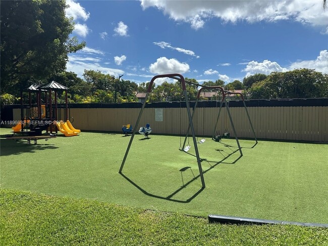 Building Photo - 3730 Alcantara Ave