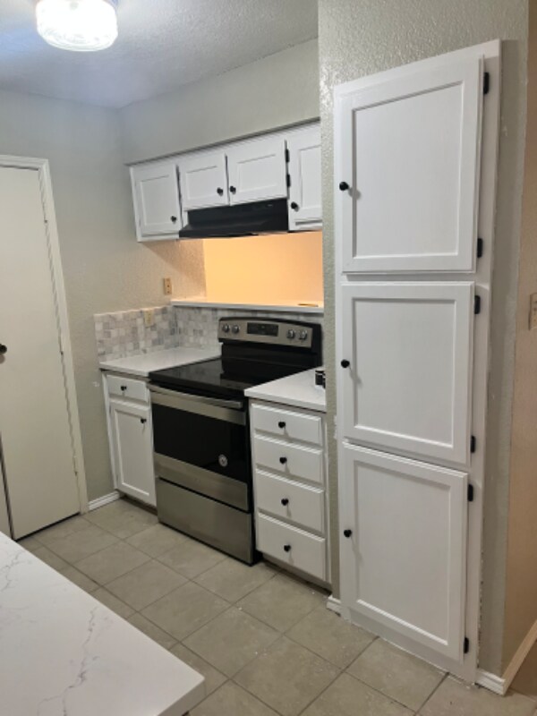Building Photo - 2402 Summer Pl Dr