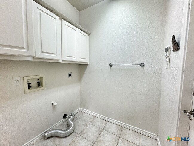 Building Photo - 2263 Kensington Way