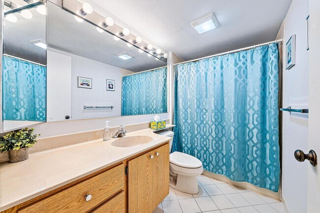 Building Photo - 601 S Seas Dr