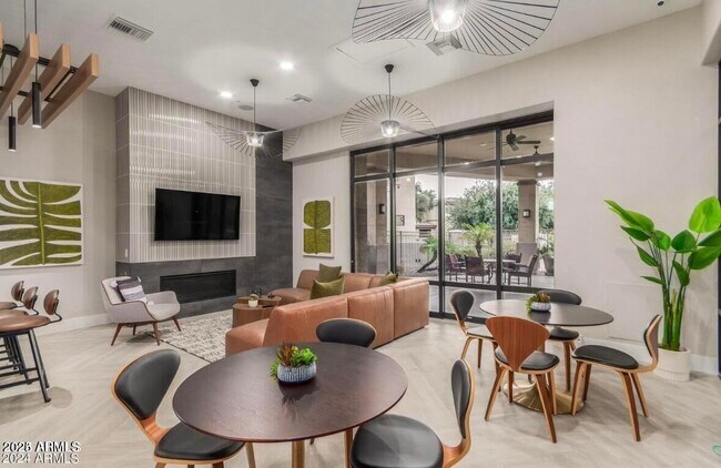 Building Photo - 3330 S Gilbert Rd