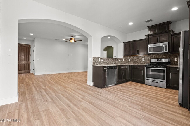 Building Photo - 13538 Lawkland St