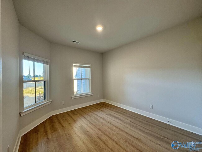 Building Photo - 109 Clift Farm Dr