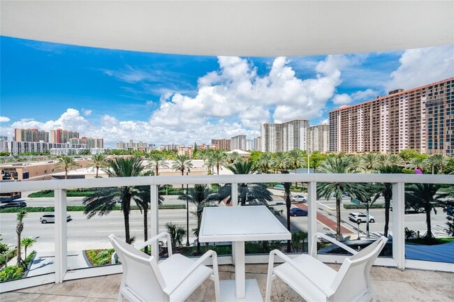 Building Photo - 17201 Collins Ave
