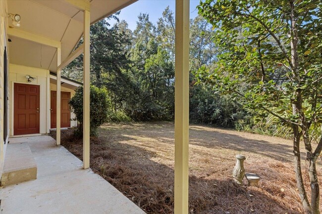 Building Photo - 1807 Ivan Dr