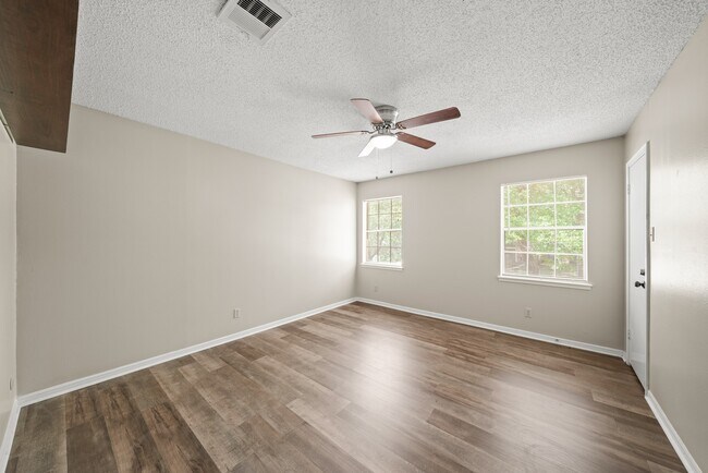 Building Photo - 1123 Marne Ln