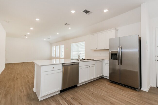 Building Photo - 1731 Sahara Dr