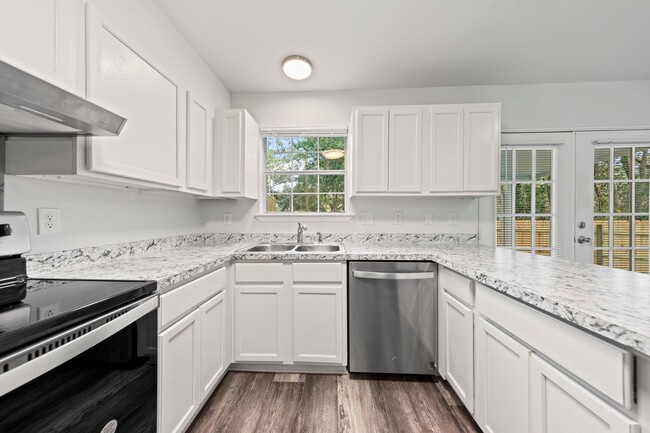 Primary Photo - Beautifully Updated Townhouse in Niceville!