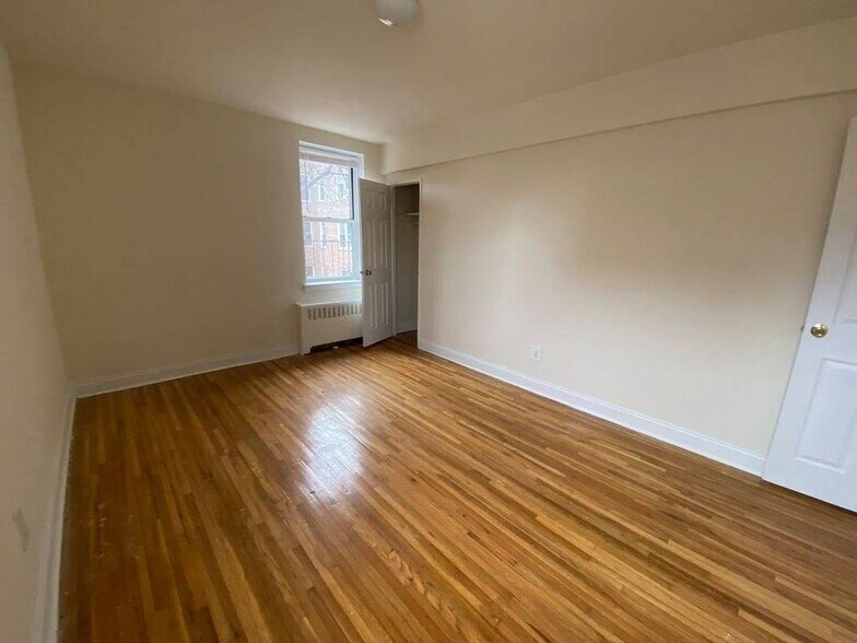Building Photo - 14306 Barclay Ave