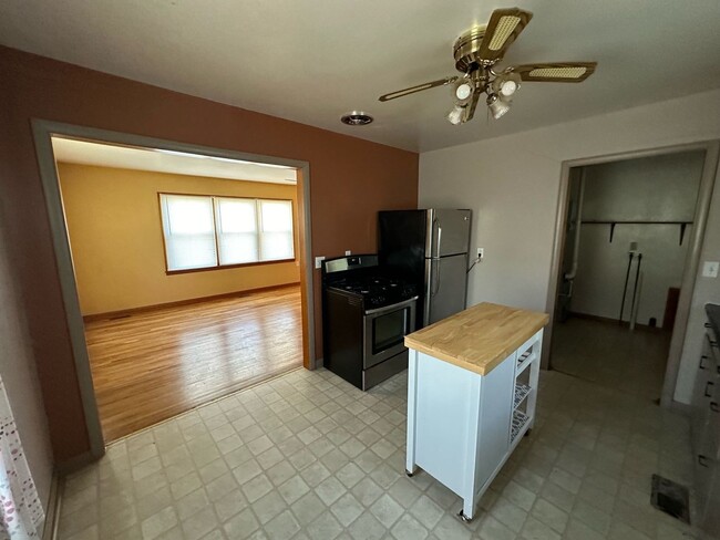 Building Photo - Charming 2 Bed 1 Bath House For Rent in Bo...