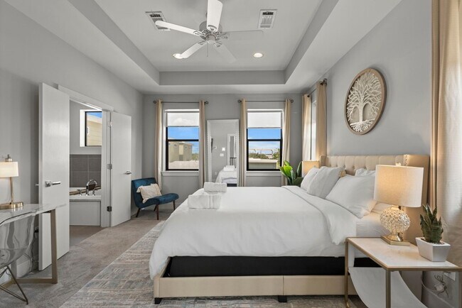 Building Photo - 2119 Hadley St