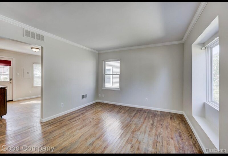 Building Photo - 600 Kalama Ave